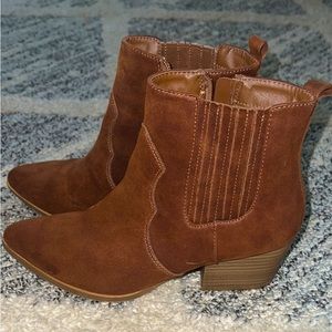 Womens Size 6 Brown Western Booties